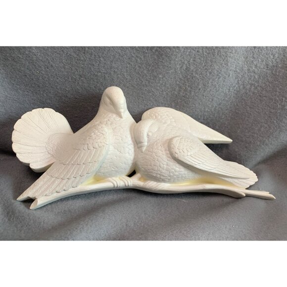 Vintage Burwood Products Company Wall Hanging Doves Plastic Sculpture - Picture 1 of 7